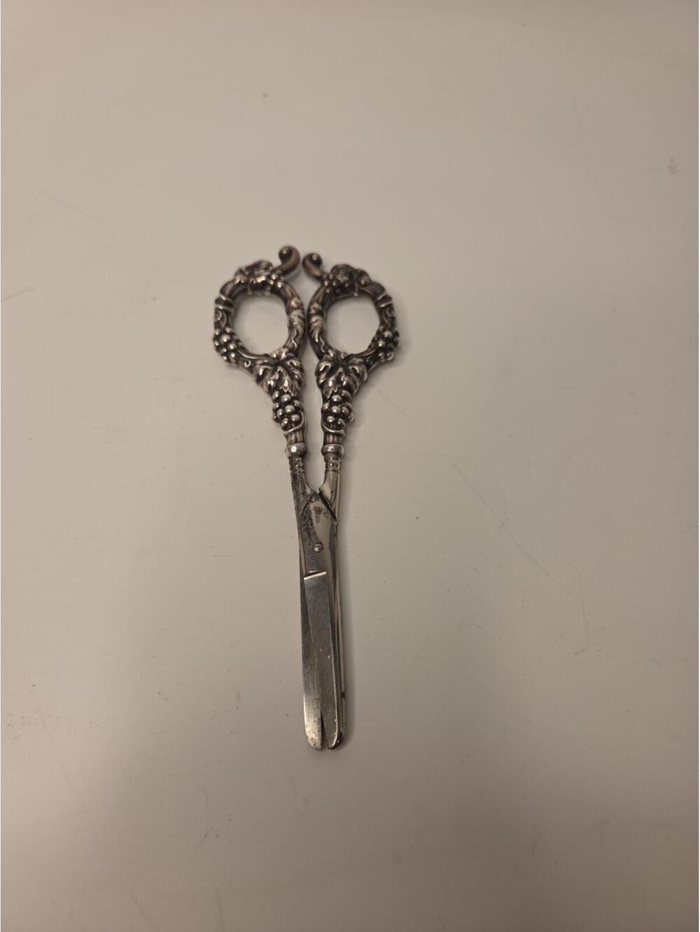2.4oz Sterling Silver Scissors Victorian Grape Shears Antique Stunning 6.5”